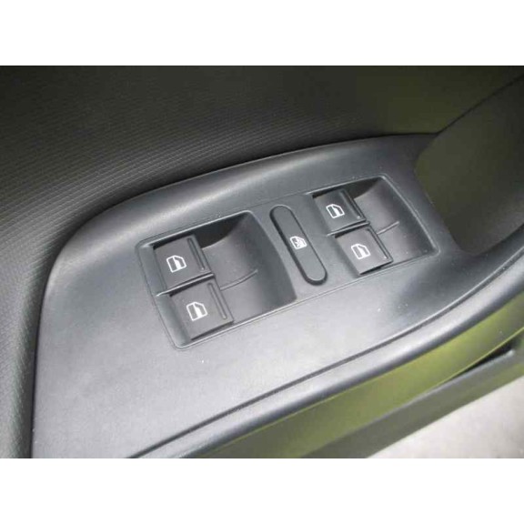 seat ibiza (6j5) del año 2010