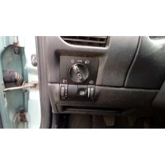 opel corsa c del año 2002