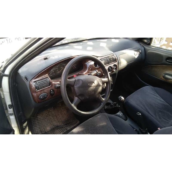 ford escort berlina/turnier del año 1998