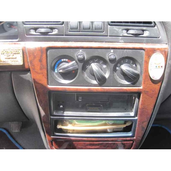 daewoo nubira berlina del año 2002