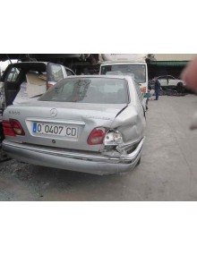 mercedes-benz clase e (w210) berlina diesel del año 1998 2