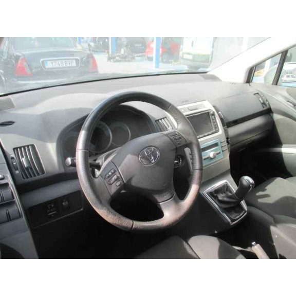 toyota corolla verso (r1) del año 2005