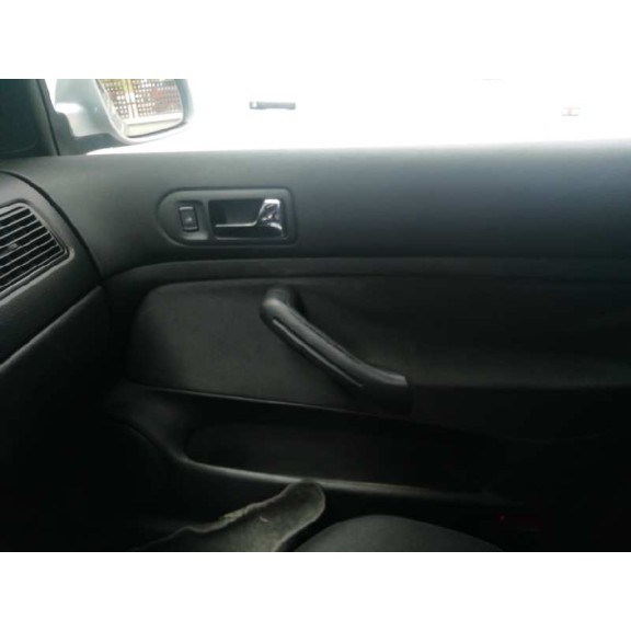 volkswagen golf iv berlina (1j1) del año 2003