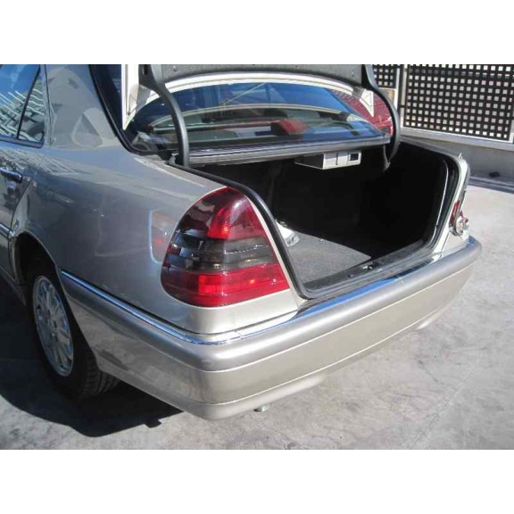 mercedes-benz clase c (w202) berlina del año 1999