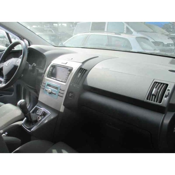 toyota corolla verso (r1) del año 2005