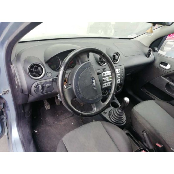 ford fiesta (cbk) del año 2004