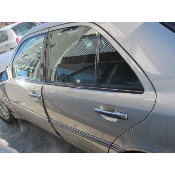 mercedes-benz clase c (w202) berlina del año 1999