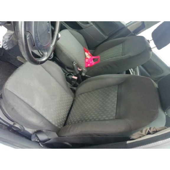 ford fiesta (cbk) del año 2004