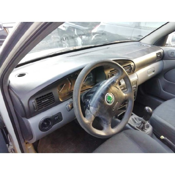 skoda octavia berlina (1u2) del año 2003