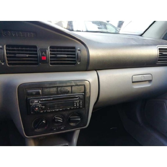 skoda octavia berlina (1u2) del año 2003