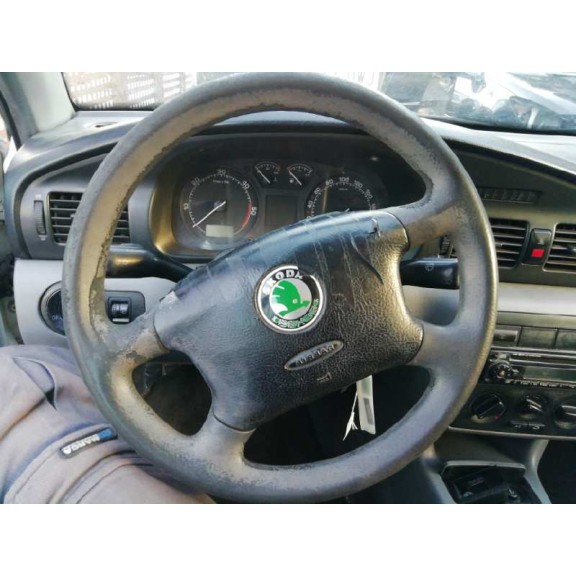 skoda octavia berlina (1u2) del año 2003