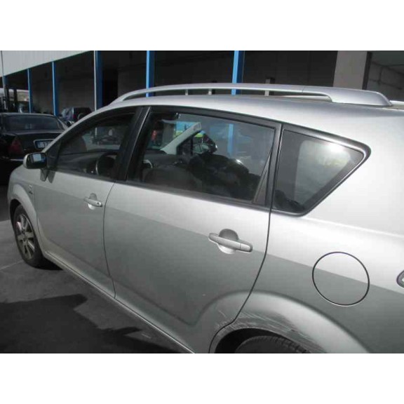 toyota corolla verso (r1) del año 2005