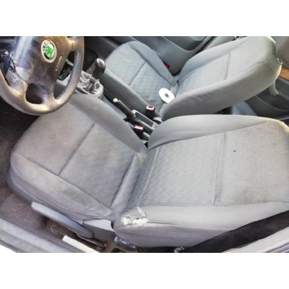 skoda octavia berlina (1u2) del año 2003