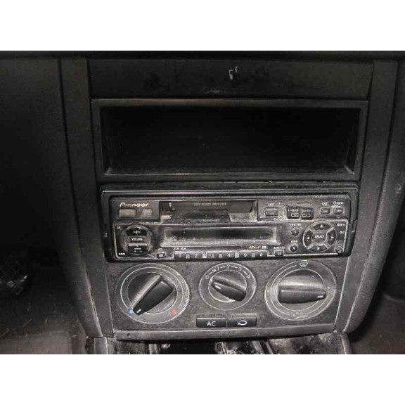 volkswagen golf iv berlina (1j1) del año 2000