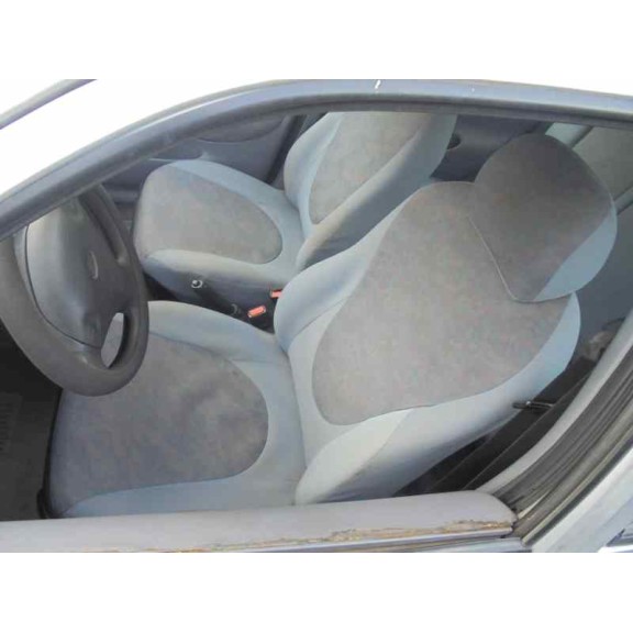 ford fiesta berlina del año 1996