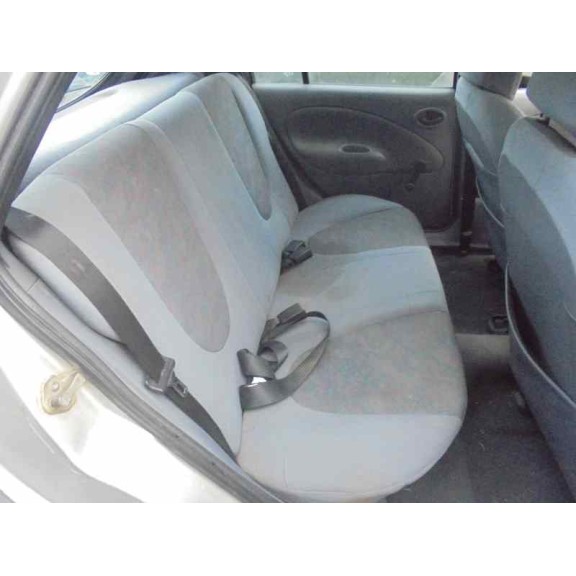 ford fiesta berlina del año 1996