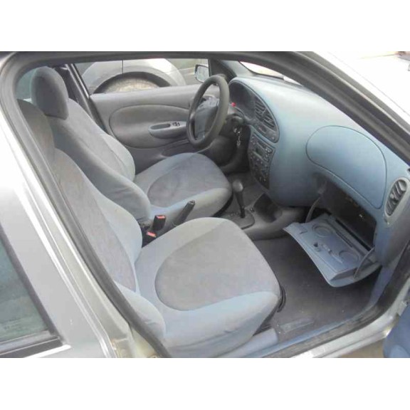 ford fiesta berlina del año 1996