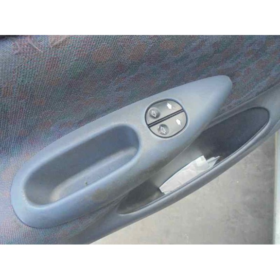 ford fiesta berlina del año 1996