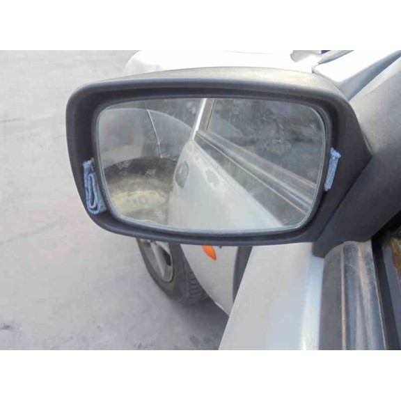 ford fiesta berlina del año 1996