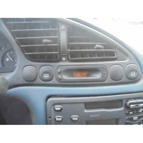 ford fiesta berlina del año 1996