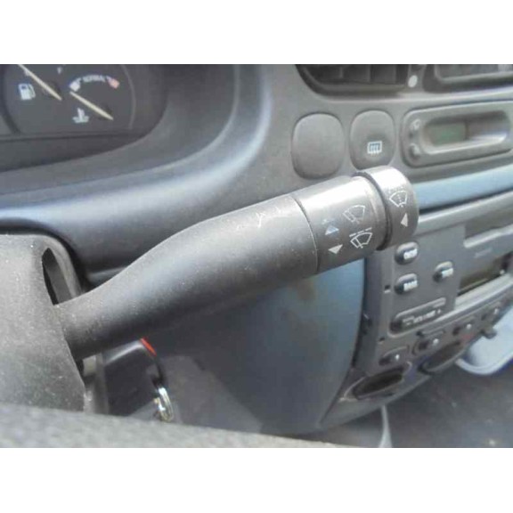 ford fiesta berlina del año 1996