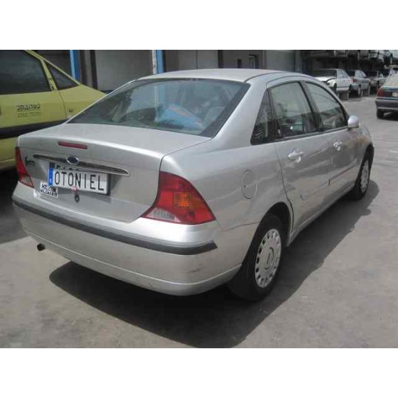 ford focus berlina (cak) del año 2001
