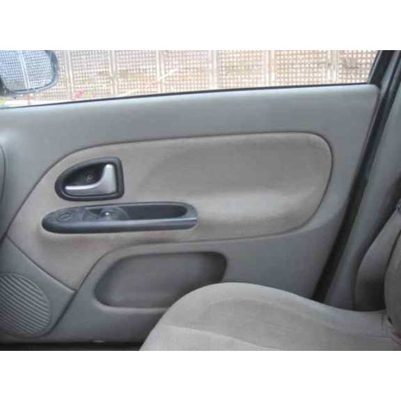 renault clio ii fase ii (b/cb0) del año 2002