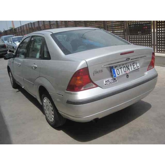 ford focus berlina (cak) del año 2001