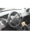 ford focus berlina (cak) del año 2001