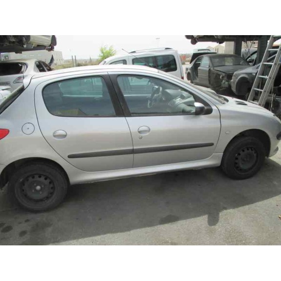 peugeot 206 berlina del año 2002