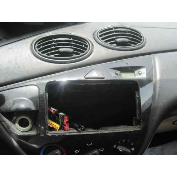 ford focus berlina (cak) del año 2001