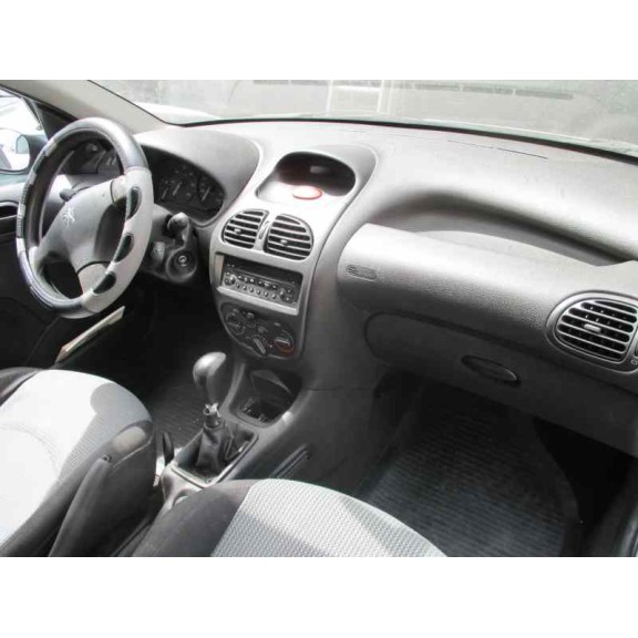 peugeot 206 berlina del año 2002