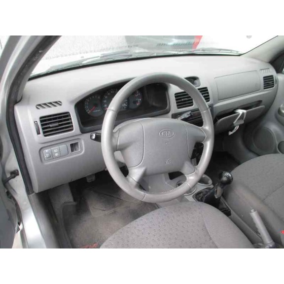 kia rio del año 2004
