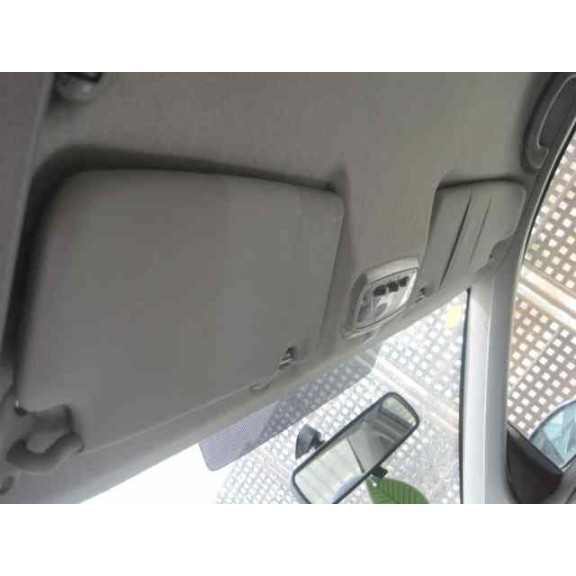 ford focus berlina (cak) del año 2001