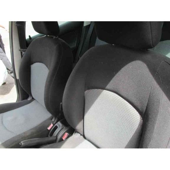 peugeot 206 berlina del año 2002