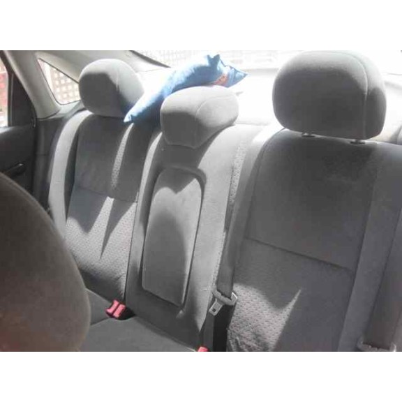 ford focus berlina (cak) del año 2001