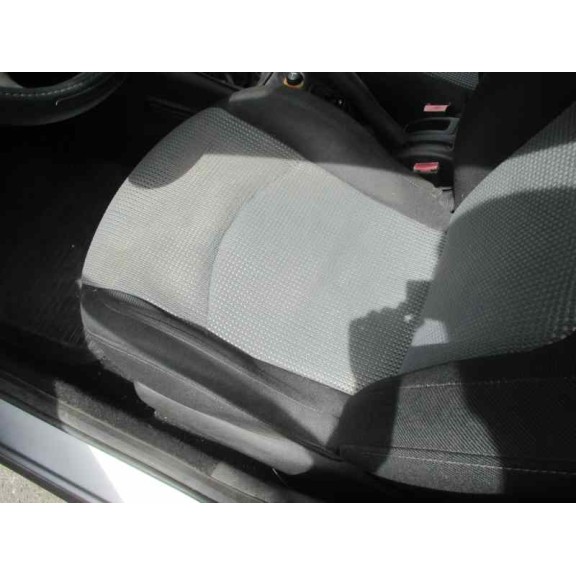 peugeot 206 berlina del año 2002