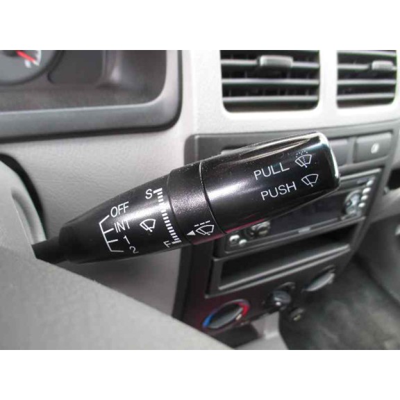 kia rio del año 2004