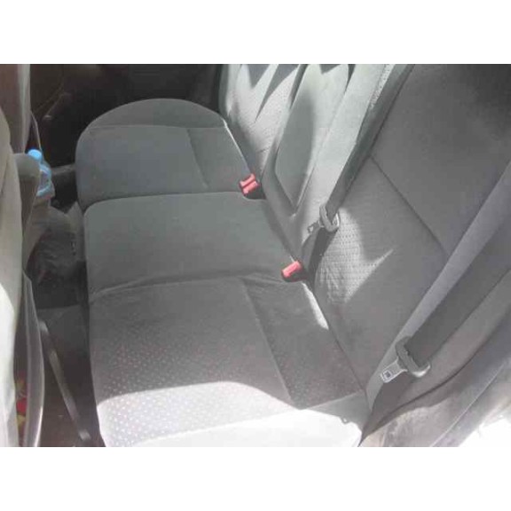 ford focus berlina (cak) del año 2001