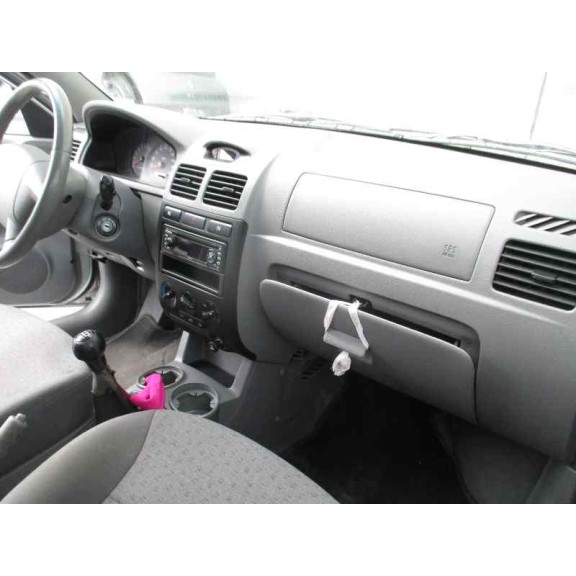 kia rio del año 2004