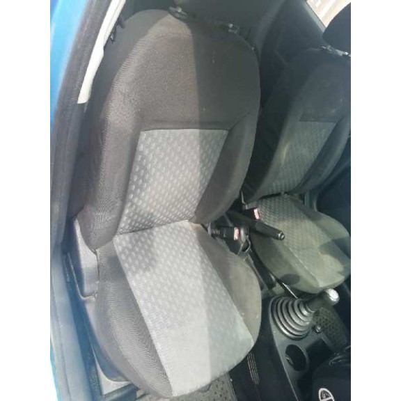 ford fiesta (cbk) del año 2004