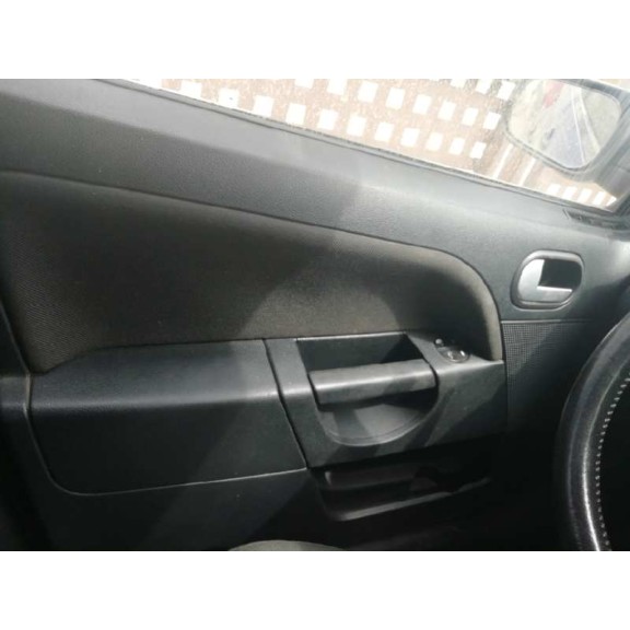 ford fiesta (cbk) del año 2004