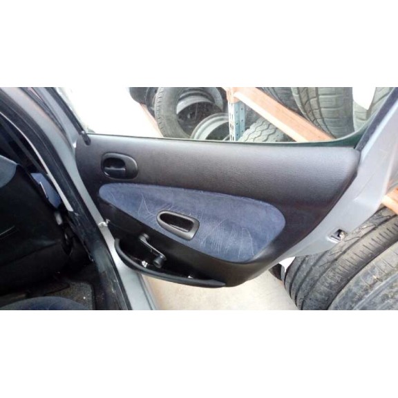 peugeot 206 berlina del año 2002