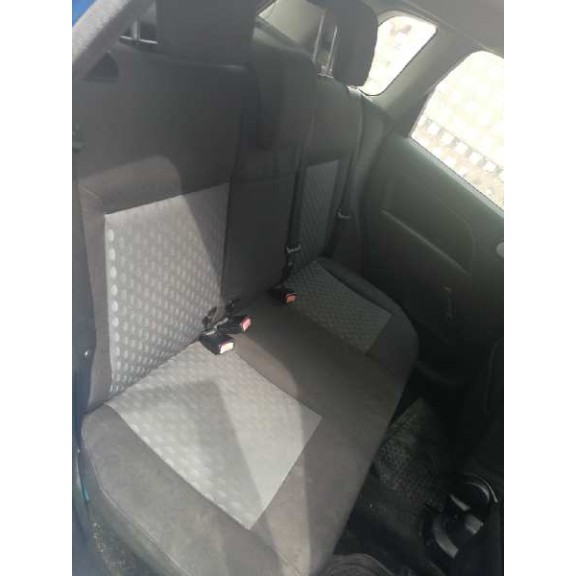 ford fiesta (cbk) del año 2004