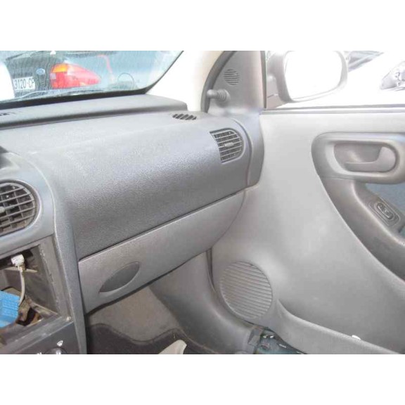 opel corsa c del año 2002