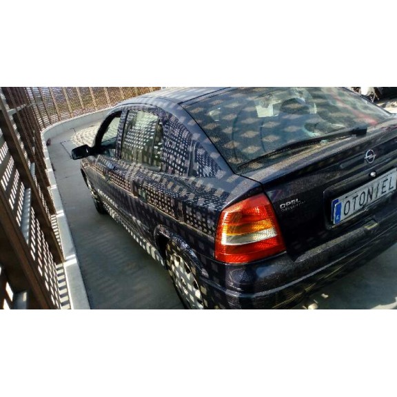 opel astra g berlina del año 2000