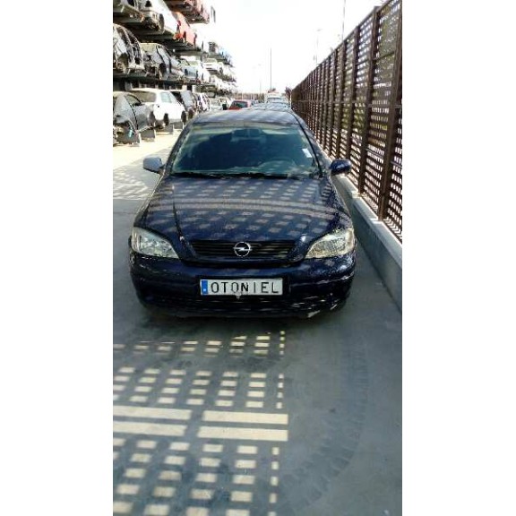 opel astra g berlina del año 2000