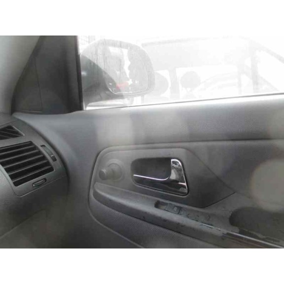 seat ibiza (6k1) del año 2001