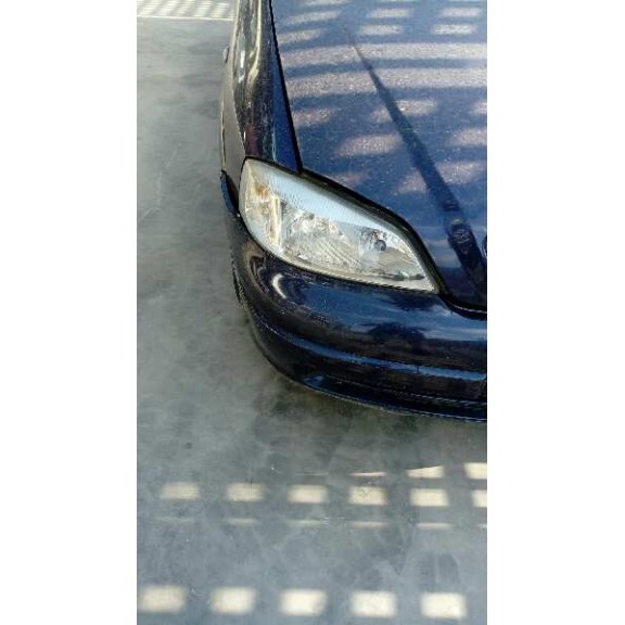 opel astra g berlina del año 2000