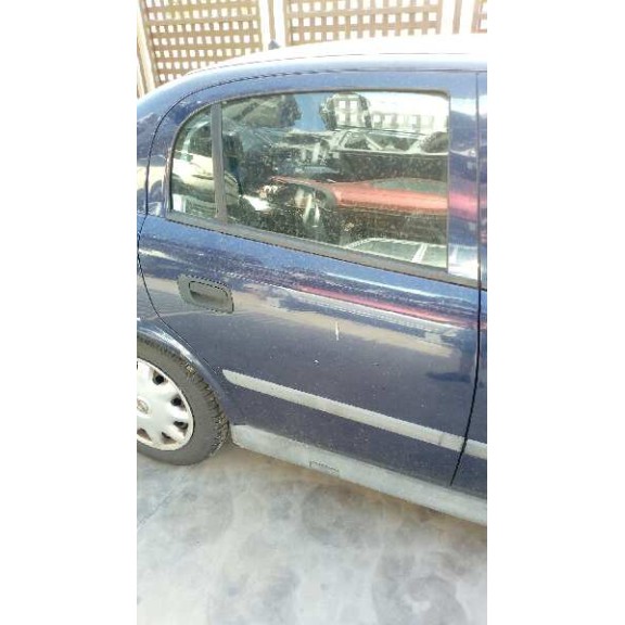 opel astra g berlina del año 2000